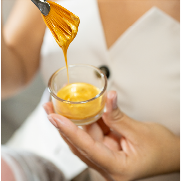 Manicure e dettaglio del bouquet